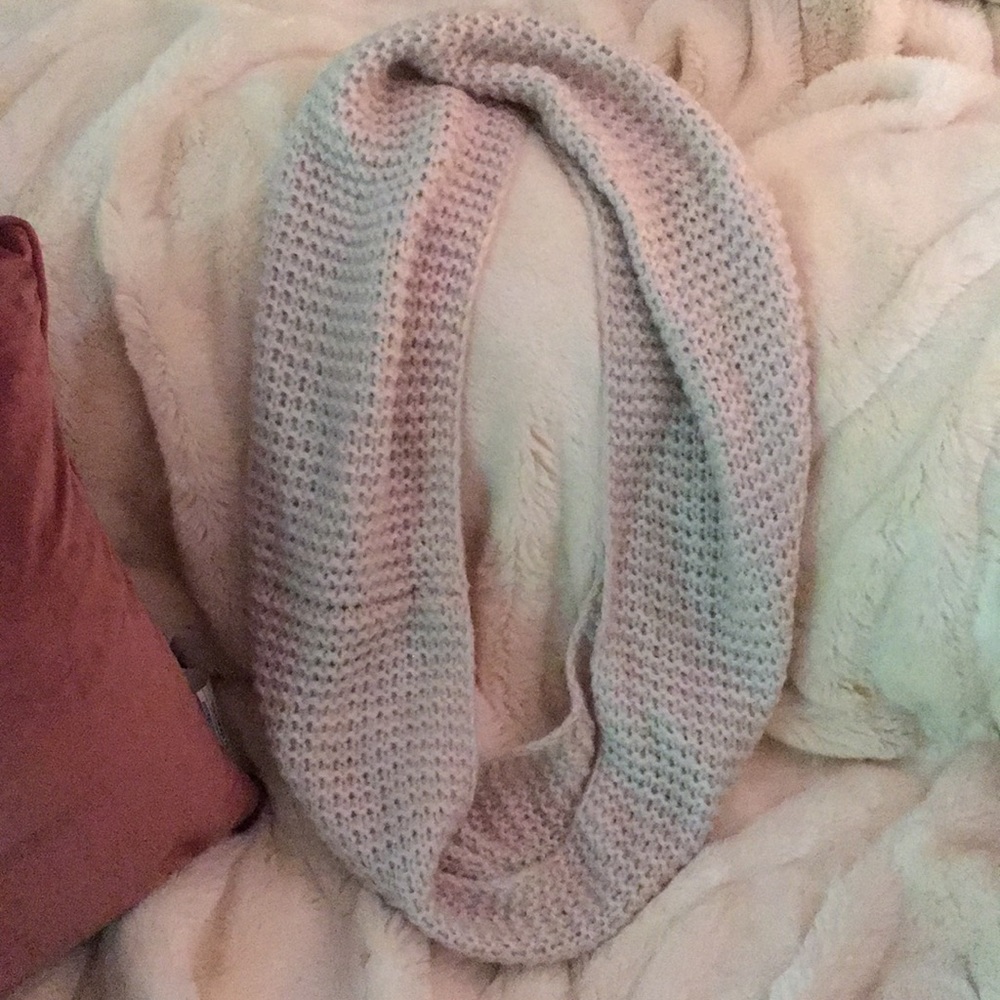 Cream chunky knit infinity scarf